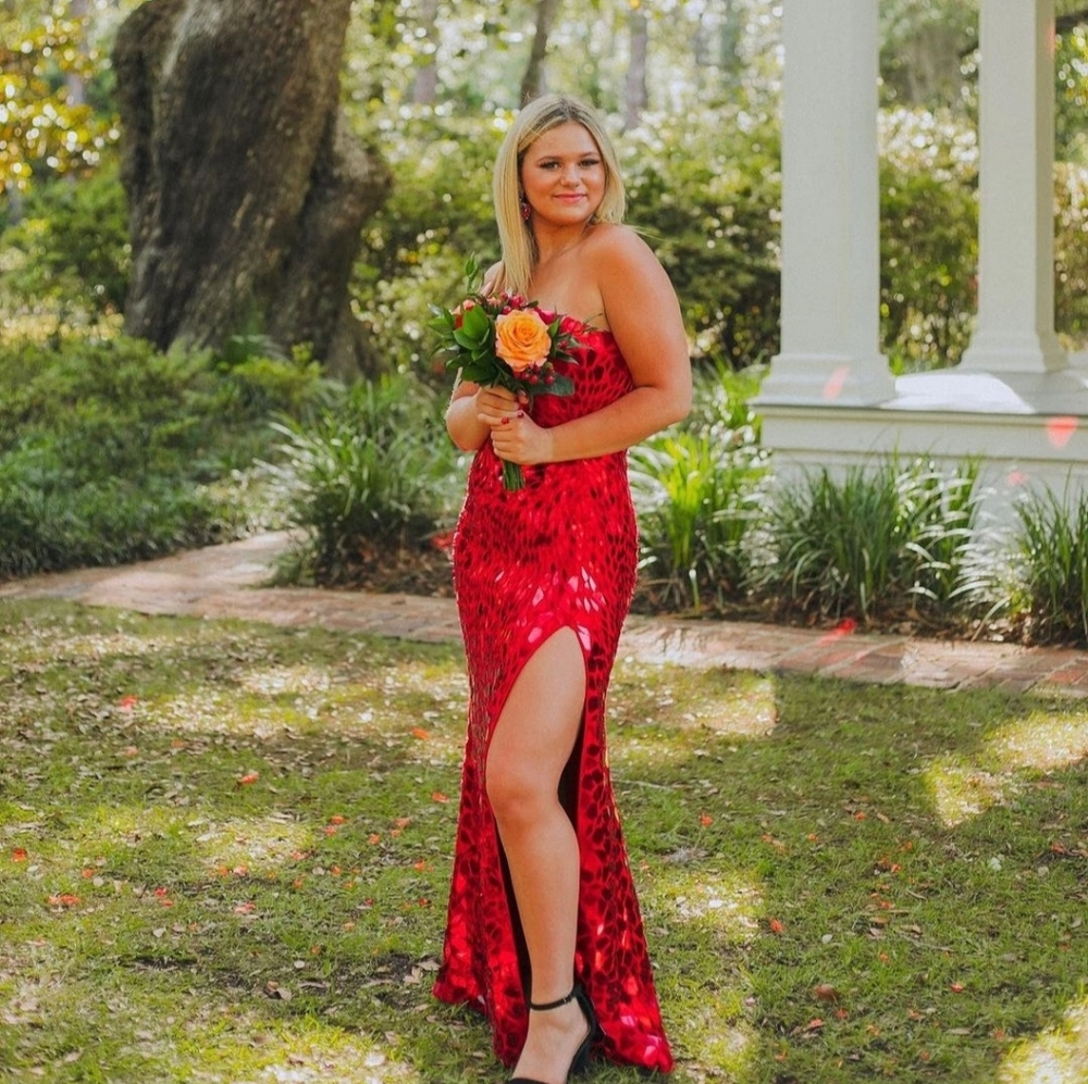 Gorgeous Sherri Hill red dress